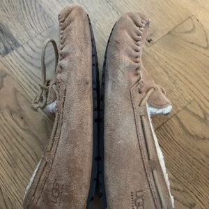 UGG Indoor/Outdoor Slippers Men’s Size 9